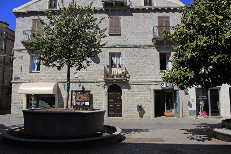 2016-05-05_154747 sardinien-2016.jpg - Tempio Pausana